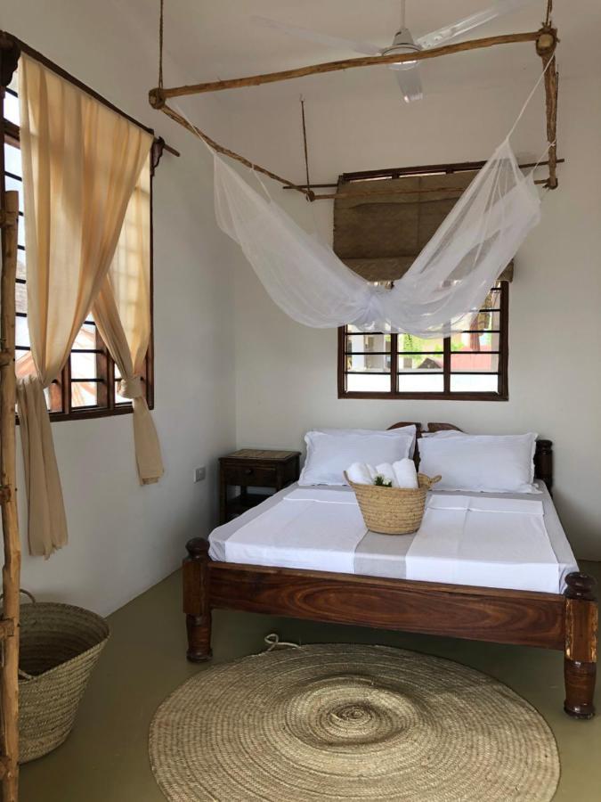 Mlango House Couette-café *
