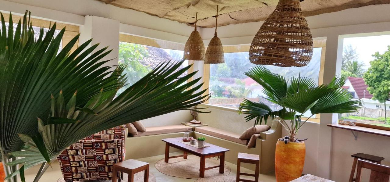 Mlango House Couette-café Paje